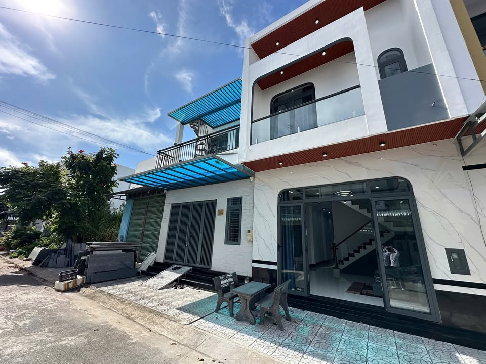 Nhà đẹp Rạch Giá 80m² giá 3.05 tỷ - Vị trí đắc địa gần chợ và bệnh viện!