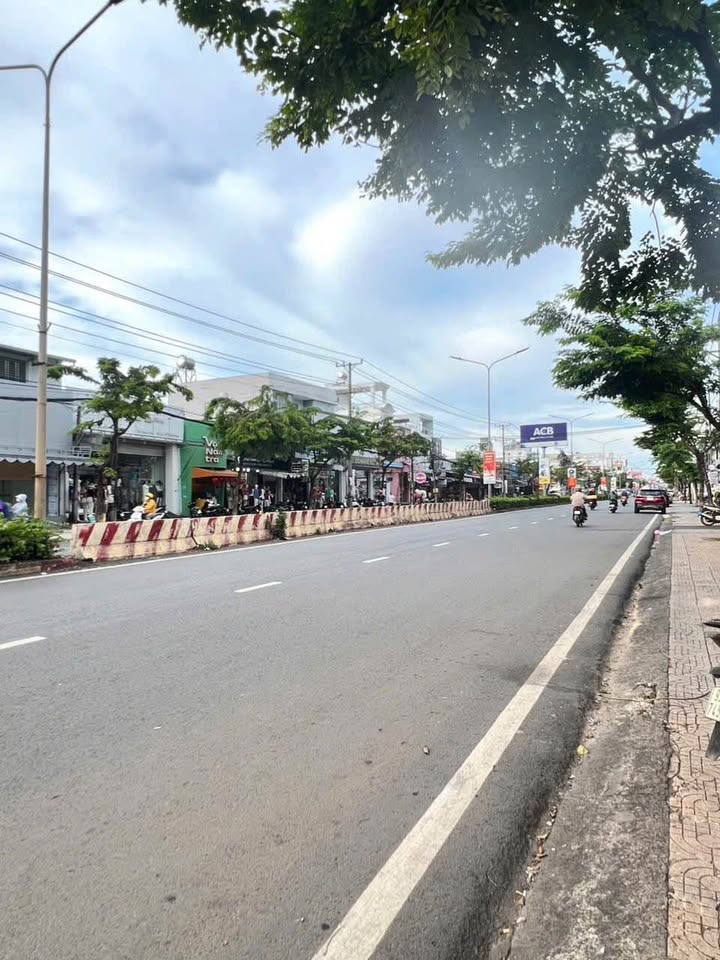 Đất nền Chơn Thành 136m² giá 1 tỷ - Vị trí đắc địa gần vòng xoay Hùng Vương!