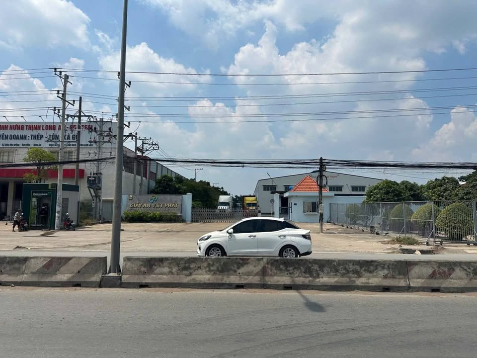 Kho mặt tiền TL825, Đức Hòa, Long An 2016m² giá 42 tỷ - Đầu tư sinh lời ngay!