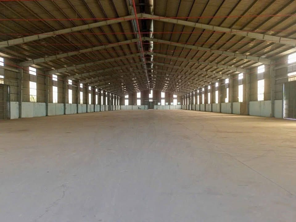 Cho thuê xưởng Đức Huệ Long An 1400m² giá 100 triệu - Đường xe công tiện lợi!
