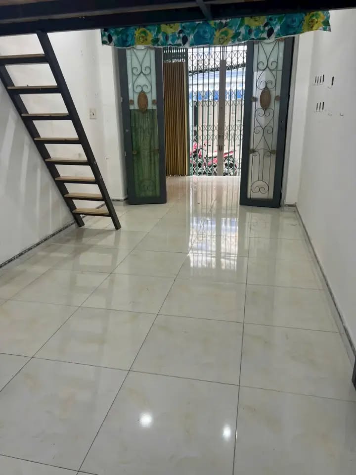 Cho thuê nhà hẻm 176 Nguyễn Thị Thập, quận 7 - Diện tích 24m², giá 5.5 triệu - Vị trí kinh doanh lý tưởng!