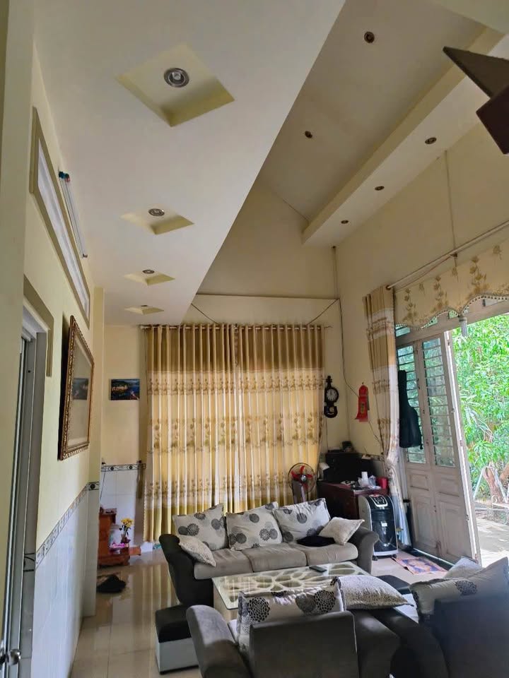 Nhà hẻm 5 Nguyễn Văn Rốp, 600m² giá thỏa thuận - Sân vườn rộng rãi, đầy đủ công năng!