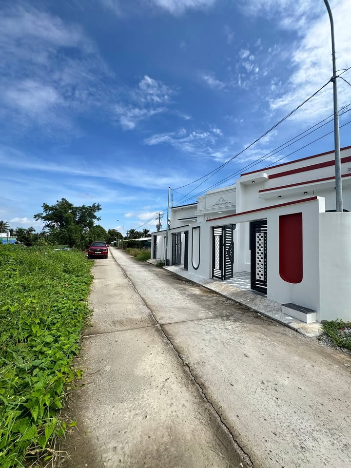 Nhà liền kề mặt tiền Nguyễn Văn Tư, Rạch Giá 83m² giá 1.2 tỷ - Hỗ trợ ngân hàng thuận tiện!