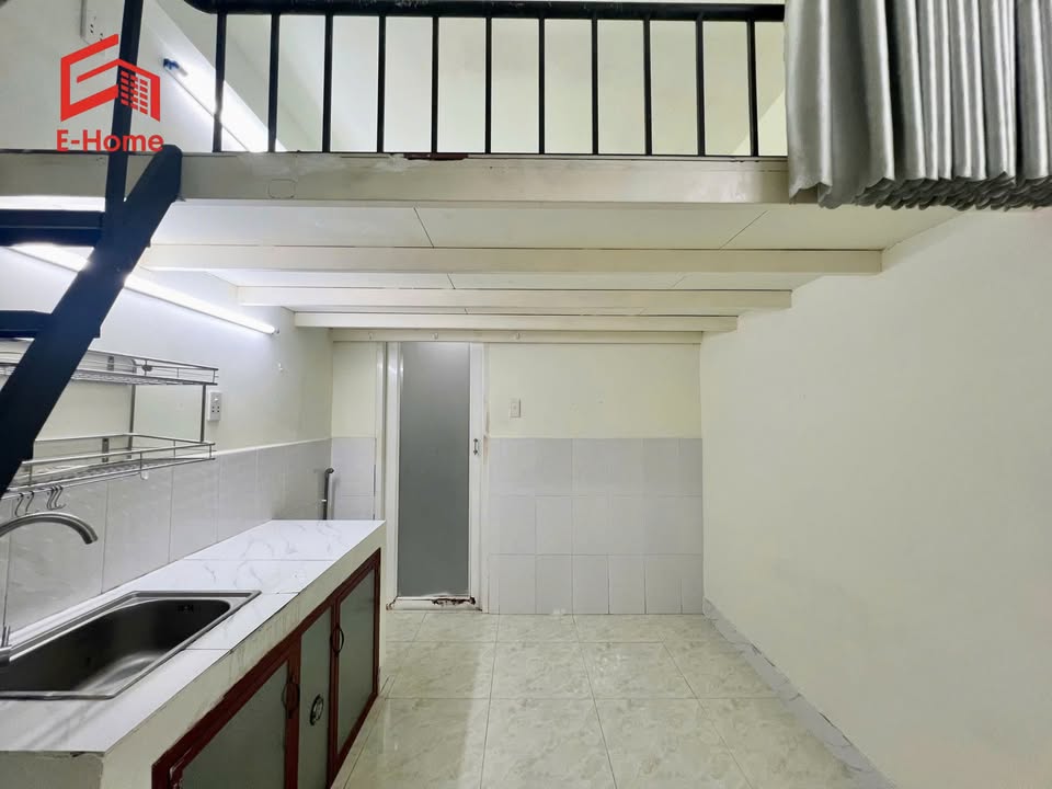 Nhà cho thuê 1PN 1Gác Lê Văn Việt 30m² giá 4 triệu - Không chung chủ, an ninh 24/7!