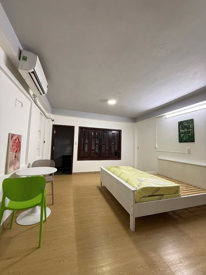 Phòng trọ tại KDC Phú Mỹ, Quận 7 - Diện tích rộng, Full nội thất, Gần đường Phạm Hữu Lầu!