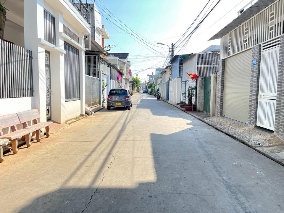 Nhà bán Hẻm 102 Nguyễn Tất Thành 49m² giá 1.4 tỷ - Vị trí đẹp, pháp lý rõ ràng!