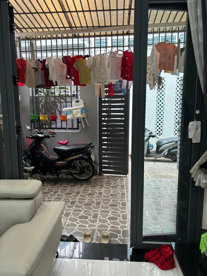 Nhà phố 1 Trệt 1 Lầu tại Phước Long B, Quận 9 - 60m² giá 5.3 tỷ, sổ hồng riêng!