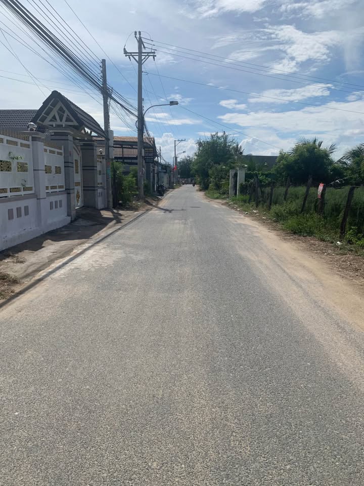 Đất nền phường Đông Hải 214m² giá 2.1 tỷ - Sổ hồng chính chủ sẵn sàng giao dịch!