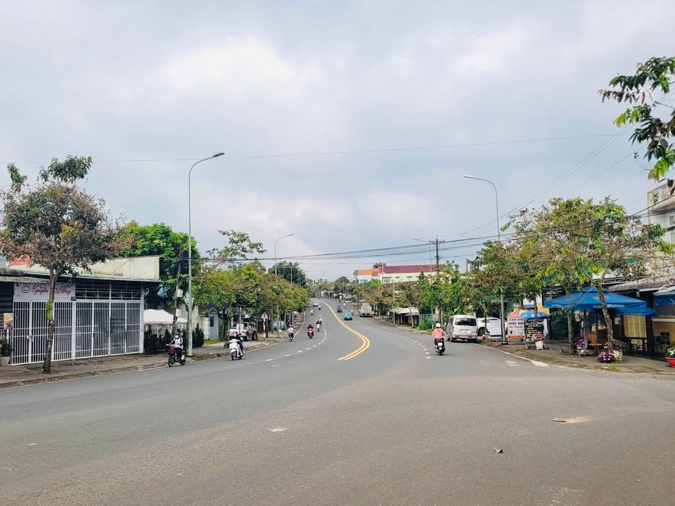 Nhà mặt tiền Phan Đình Phùng, Bảo Lộc 100m² - Thích hợp kinh doanh, giá chỉ 4.5 triệu!