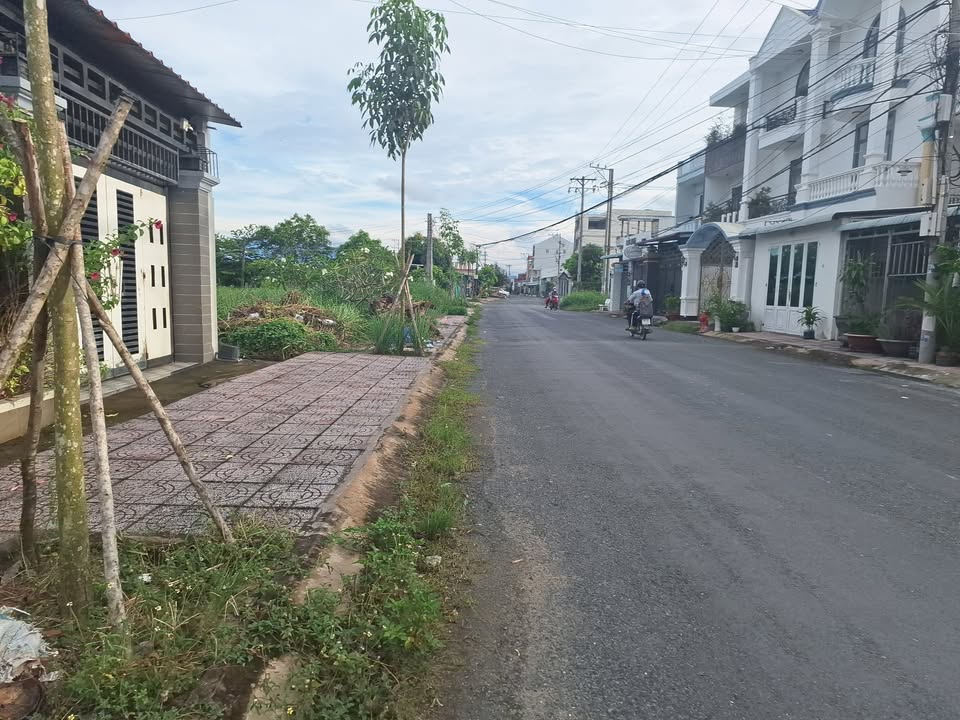 Nhà mặt tiền Lê Văn Kiệt, Tân An, Long An 239.7m² giá 5.9 tỷ - Cơ hội vàng cho nhà đầu tư!