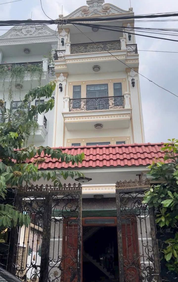 Nhà phố Hóc Môn 120m² giá 7 tỷ - Sẵn sàng giao dịch thương lượng!