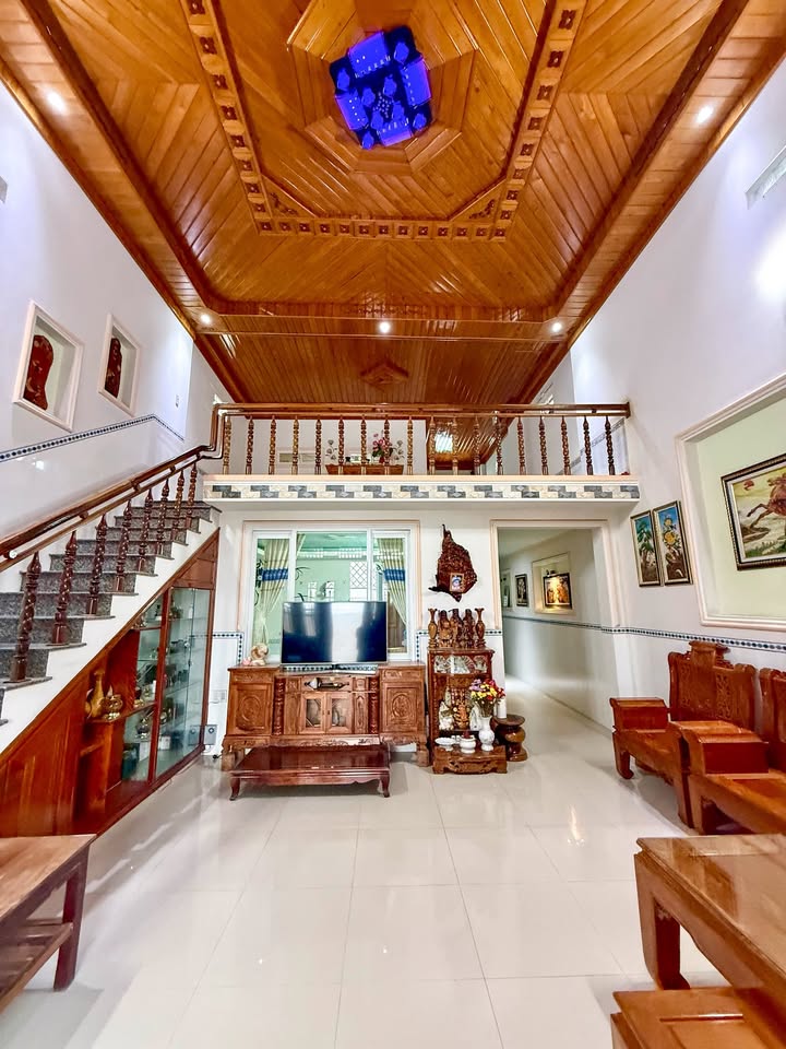 Nhà riêng tại Cam Ranh 120m² giá 3 tỷ - Gần chợ, trường học, ô tô vào tận nơi!