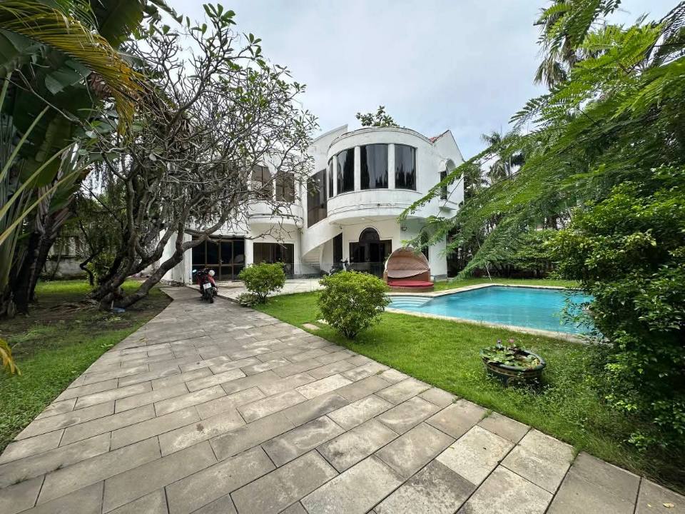 Cho thuê Villa Thảo Điền 720m² giá 80 triệu - Không gian sống đẳng cấp với hồ bơi riêng!