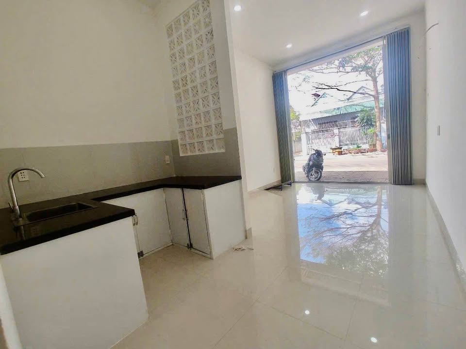 Nhà cho thuê mặt tiền đường Nguyễn Cơ Thạch, Buôn Ma Thuột - Giá 4 triệu/tháng - Kinh doanh thuận lợi!