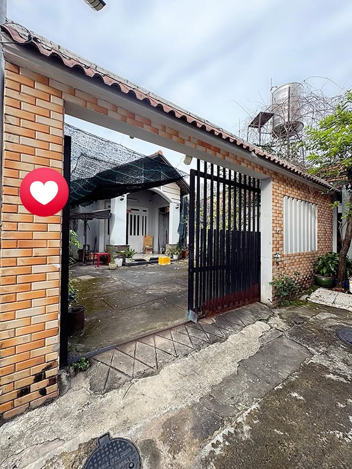 Bán đất tặng nhà cấp 4 tại P. Chánh Nghĩa, Thủ Dầu Một 179m² giá 3.8 tỷ - Vị trí đắc địa gần vòng xoay Gò Đậu!