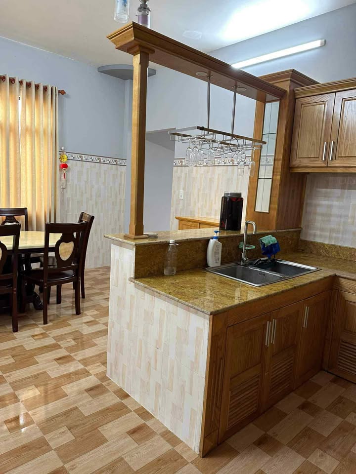 Cho thuê nhà nguyên căn Xóm Huế, Tân An Hội 5 triệu - Sân vườn rộng, full nội thất cao cấp!