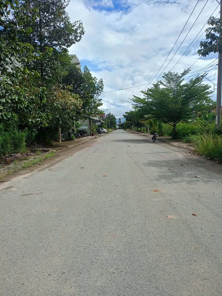 Đất nền 90m² tại Khu tái định cư P6, TP Tân An - Giá chỉ 2.1 tỷ, cơ hội đầu tư tốt!