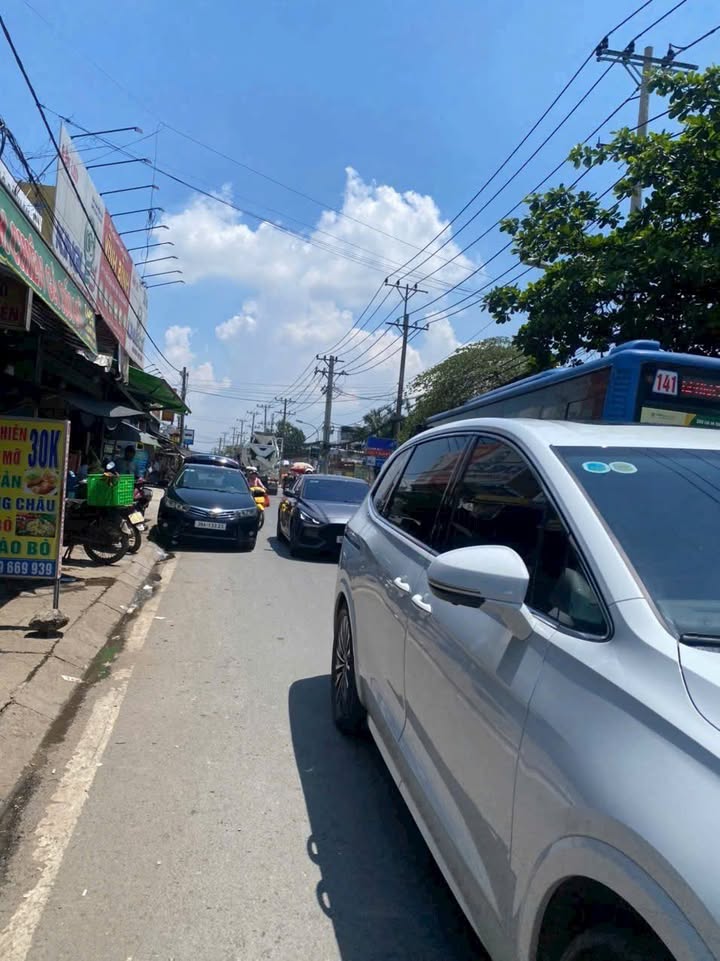 Đất nền 1500m² Trường Lưu, Quận 9 - Giá 17 triệu/m², Thương lượng thoải mái!