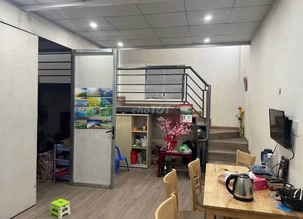 Nhà cho thuê Thái Phiên Đà Lạt 100m² - Hẻm rộng ô tô tránh nhau, tiện nghi đầy đủ!