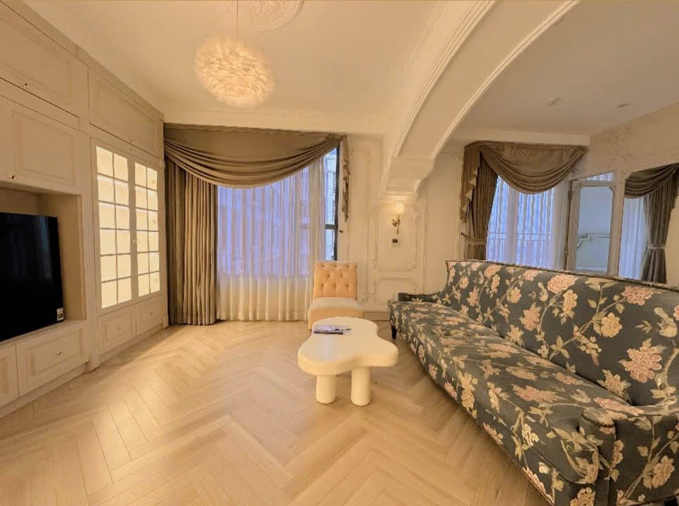 Căn hộ 2PN Cc Tresor 94m² giá 27.5 triệu - View thoáng mát, tiện nghi đầy đủ!