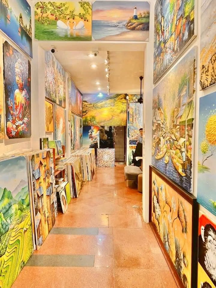 Nhà mặt phố Hàng Gai Hoàn Kiếm 217m² giá 300 tỷ - Vị trí kim cương, kinh doanh đỉnh cao!