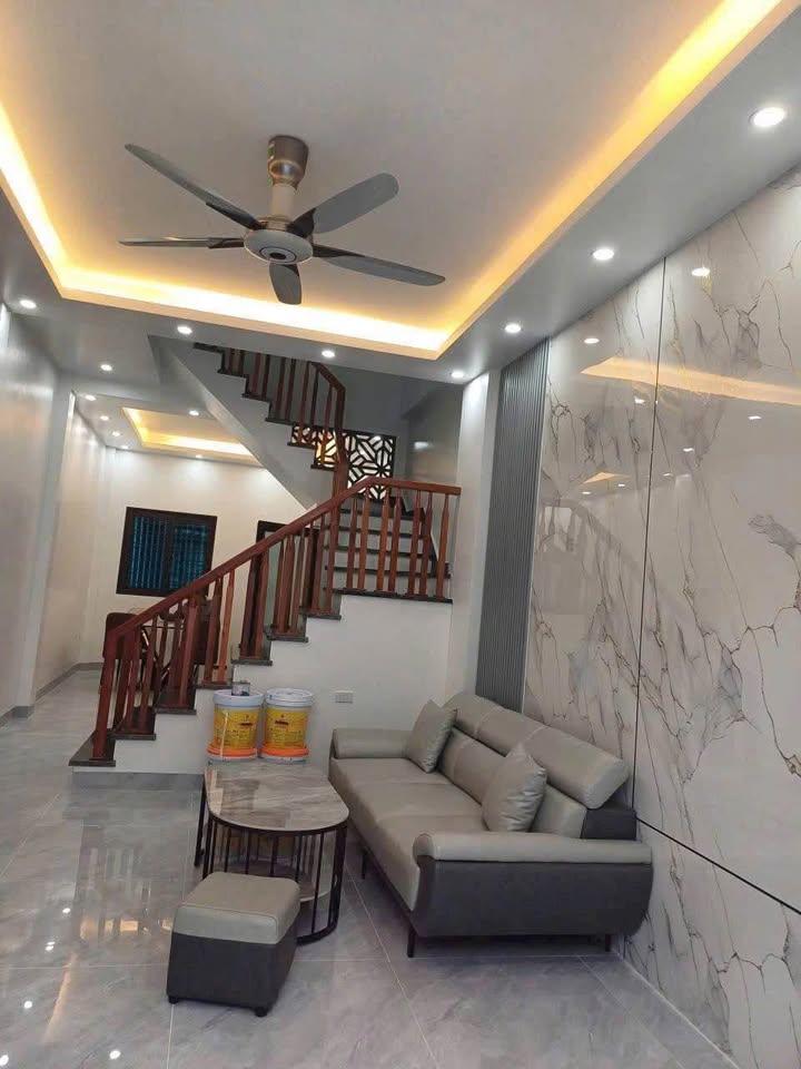 Nhà 3 tầng Ngõ 23 Ngọc Uyên, Hải Dương 45m² giá 2.7 tỷ - Thiết kế hiện đại, ô tô đỗ cửa!