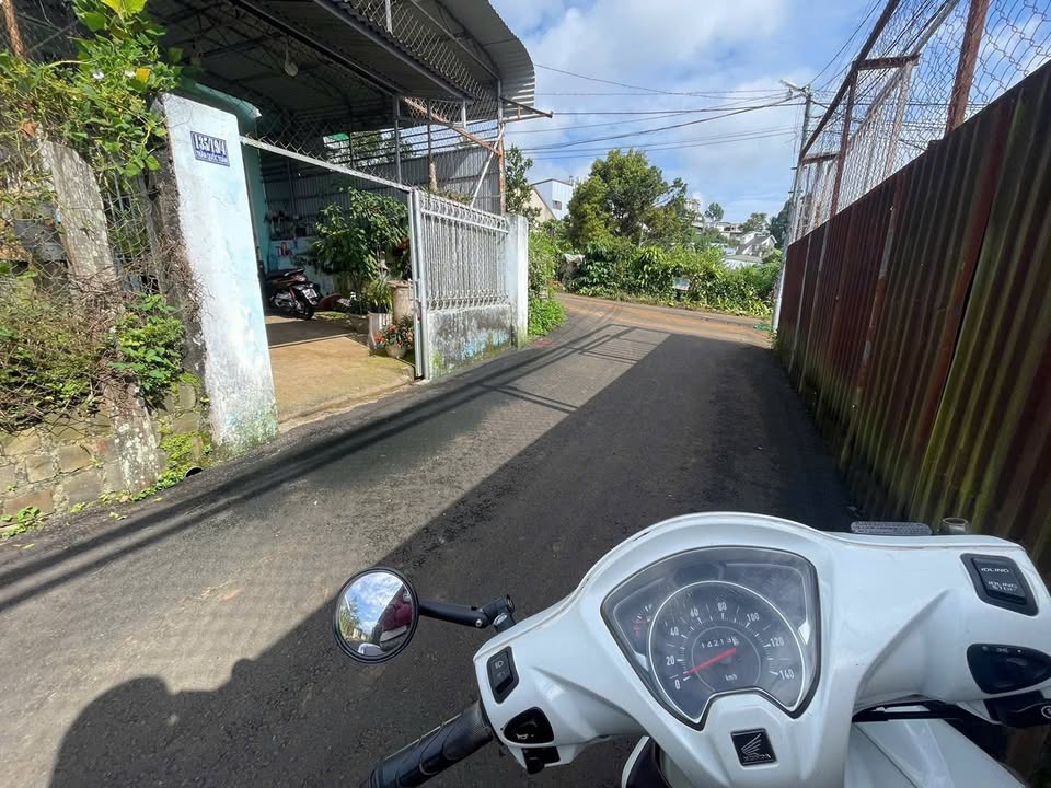 Đất thổ cư Hẻm 135 Trần Quốc Toản Bảo Lộc 94m² giá 1.6 tỷ - Vị trí thuận lợi gần bệnh viện và trường học!