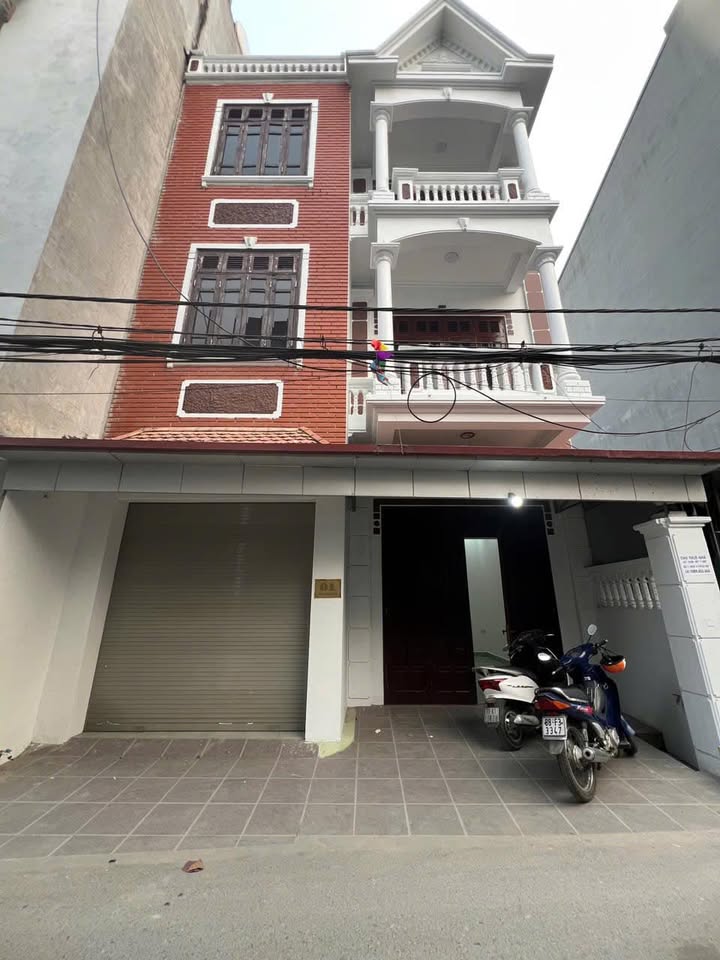 Nhà cho thuê 3 tầng tại Định Trung, Vĩnh Yên - 4 phòng ngủ, giá chỉ 6 triệu/tháng!