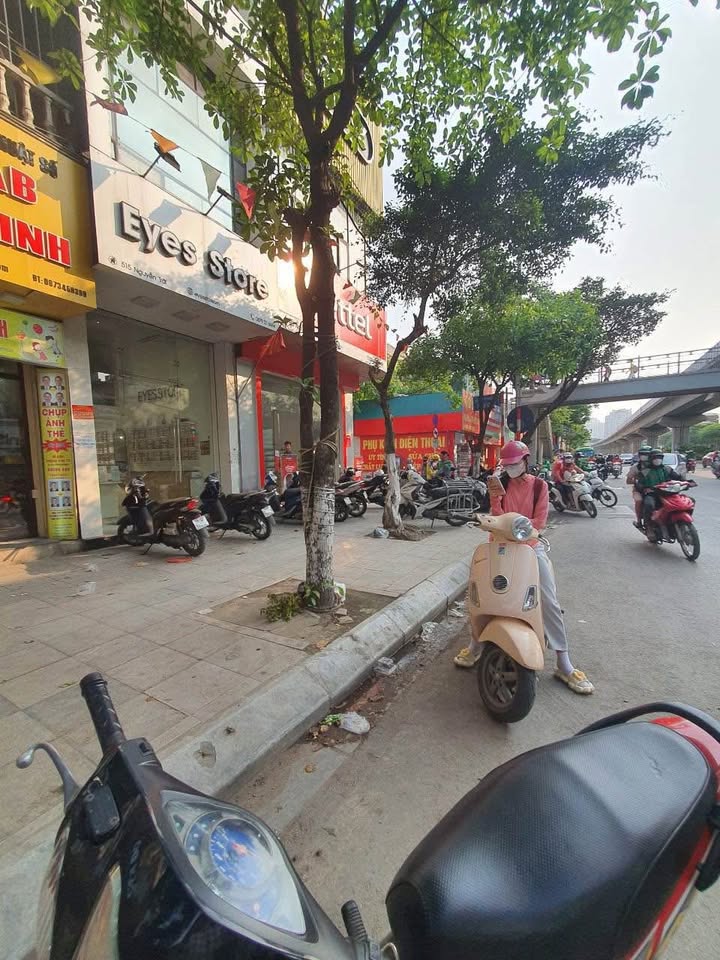 Nhà mặt phố Nguyễn Trãi, Thanh Xuân 28m² giá 12.5 tỷ - Kinh doanh đỉnh cao!