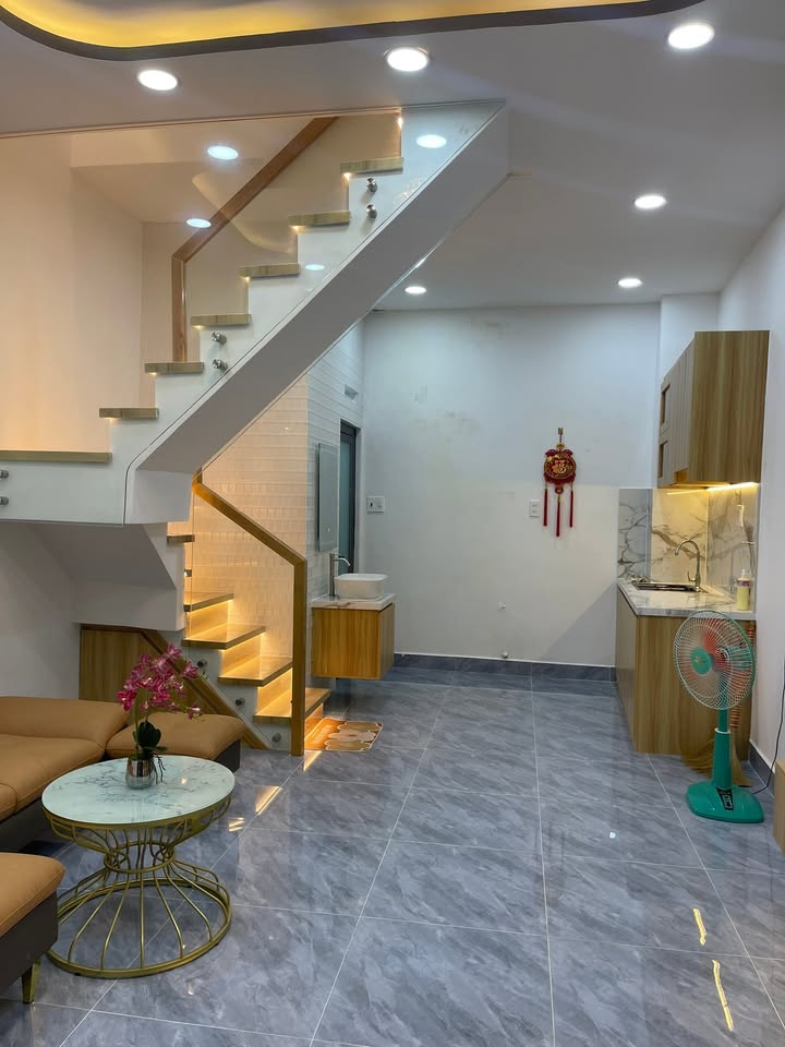 Nhà đẹp 2 tầng tại Tân Hoà Đông, quận 6 - Giá 3.75 tỷ - Sẵn sàng vào ở ngay!