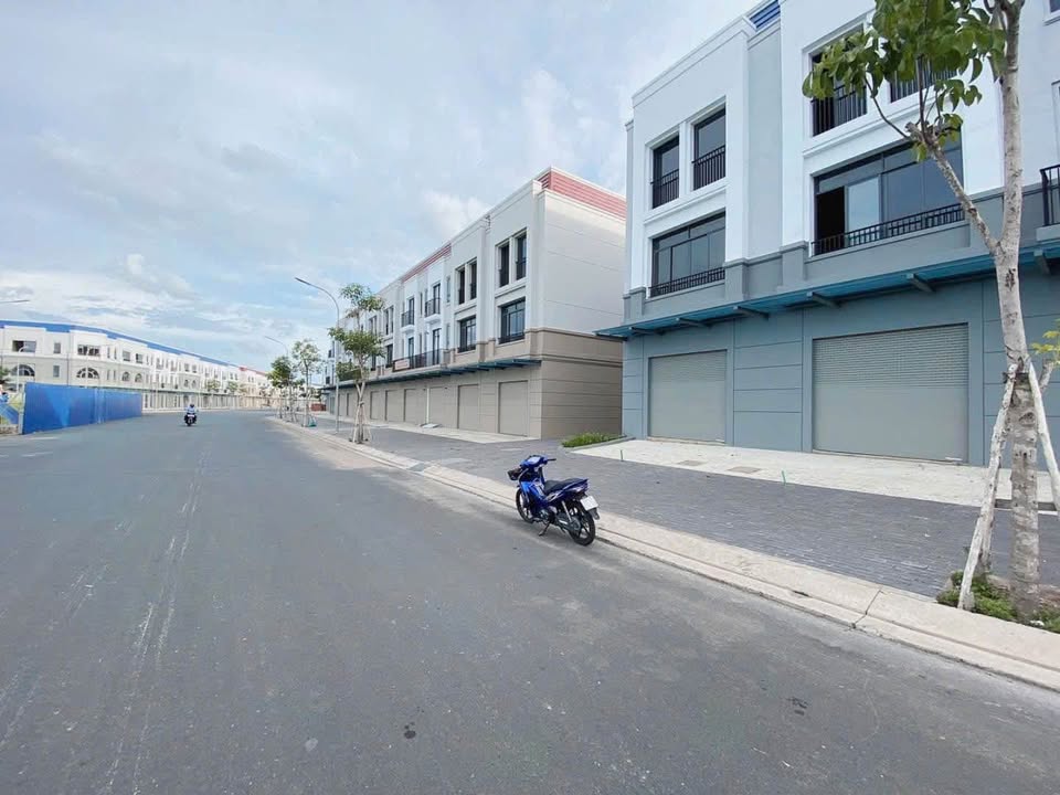 Nhà đẹp 107m² đường Điện Biên Phủ, Mỹ Phước, giá 5 tỷ - Cơ hội vàng cho bạn!