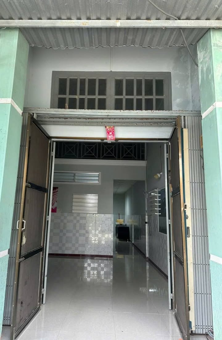 Nhà 2 tầng khu biệt thự Ngọc Vân, Vĩnh Long, 74m² giá 1.75 tỷ - Ô tô vào tận nhà!