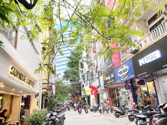 Cho thuê mặt bằng kinh doanh tại ngõ Huỳnh Thúc Kháng, Đống Đa 30m² - Phù hợp salon tóc, spa