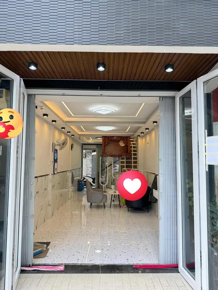 Nhà thuê mặt tiền đường Đội Cung, quận 11 - 35m², đầy đủ nội thất - Chỉ xách vali vào ở!