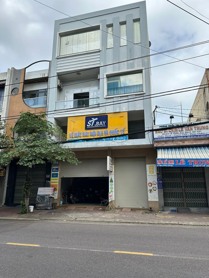 Cho thuê mặt tiền đường Nguyễn Thái Học, Quy Nhơn 136m² - Ngã tư đông đúc, kinh doanh thuận lợi!