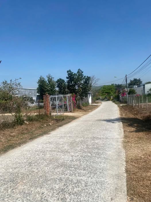 Đất thổ cư thôn 2 Đăk Cấm Kon Tum 250m² giá thỏa thuận - Vị trí đẹp, đông dân cư!