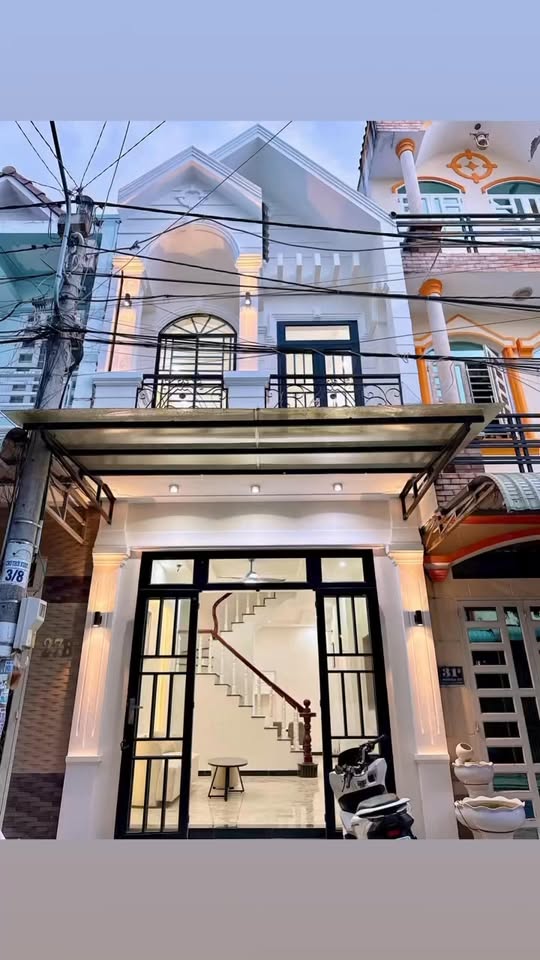 Nhà phố hiện đại gần ĐH Y Dược Cần Thơ 40m² giá 3.39 tỷ - Sẵn sàng vào ở!