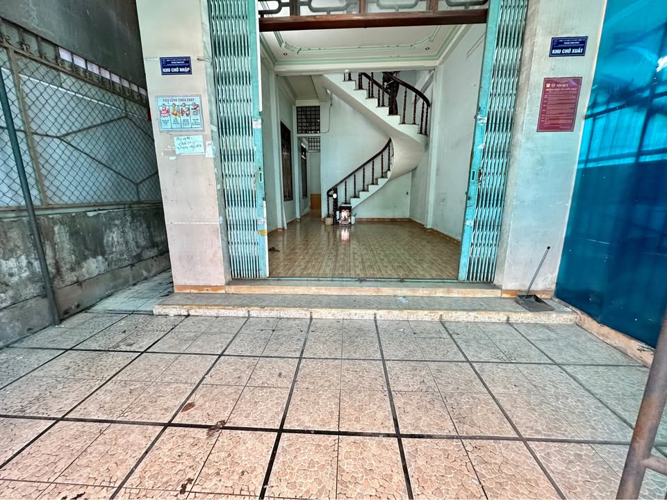 Nhà mặt tiền Phan Đình Giót, Pleiku 87.5m² giá 5.15 tỷ - Kinh doanh ngay!