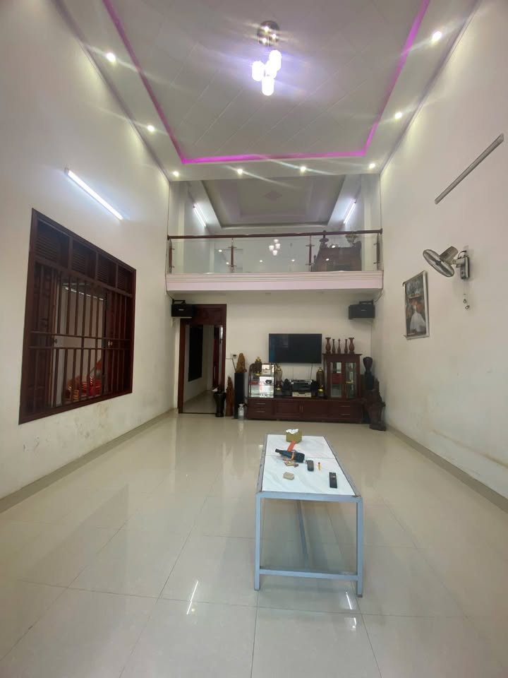 Nhà mặt tiền đường Âu Cơ, Pleiku 160m² giá 3.3 tỷ - Vị trí kinh doanh đắc địa!