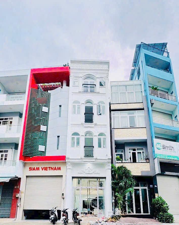 Nhà mặt tiền Trần Hưng Đạo, Tân Sơn Nhì 72m² giá 14.8 tỷ - Vị trí đắc địa, đầu tư sinh lợi!