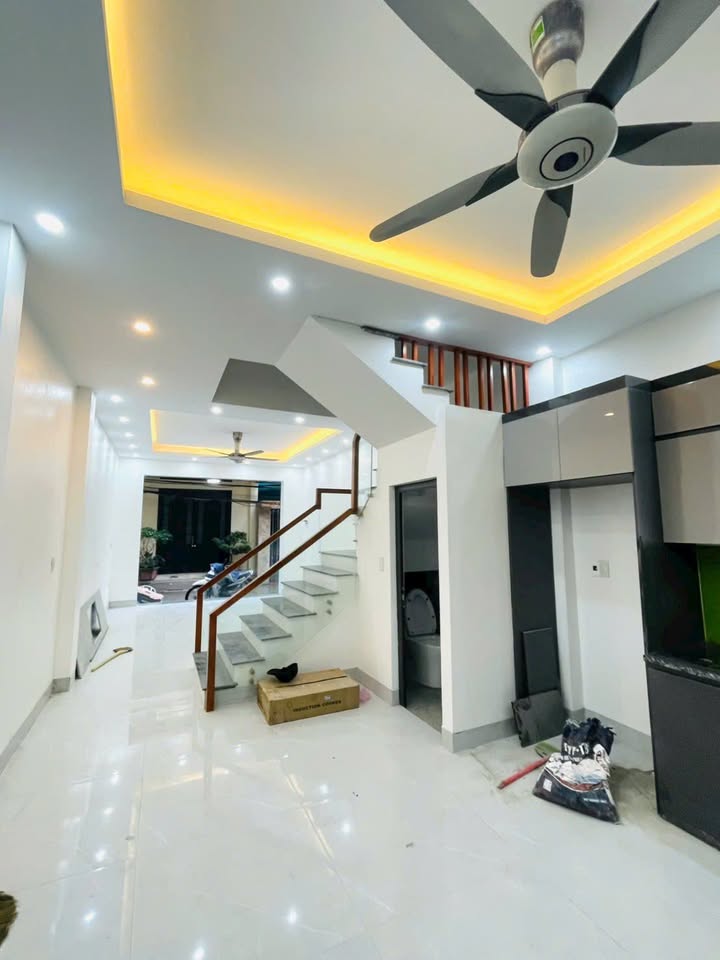 Nhà 4 tầng Trần Lãm, TP. Hưng Yên 45m² giá 3 tỷ - Ô tô đỗ cửa, thuận tiện mọi bề!