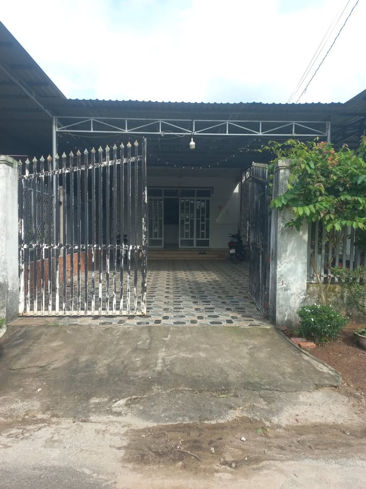 Nhà cho thuê nguyên căn Hòa Long 365.4m² giá 3.5 triệu - Sân vườn thoáng đãng