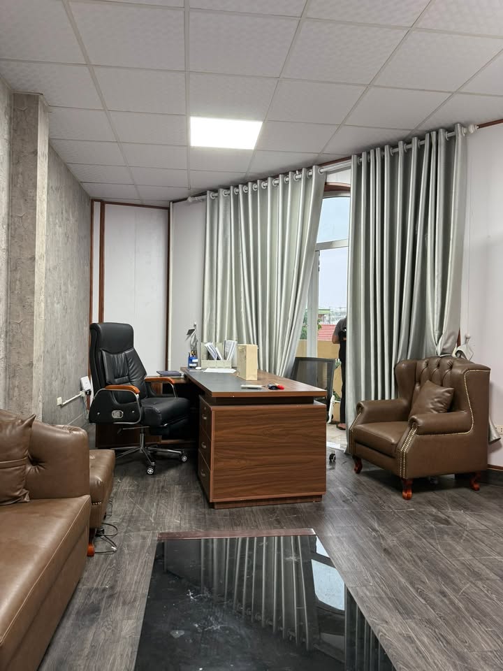 Văn phòng cho thuê Nguyễn Văn Lộc 25m² giá chỉ 3 triệu - View đẹp, chính chủ!