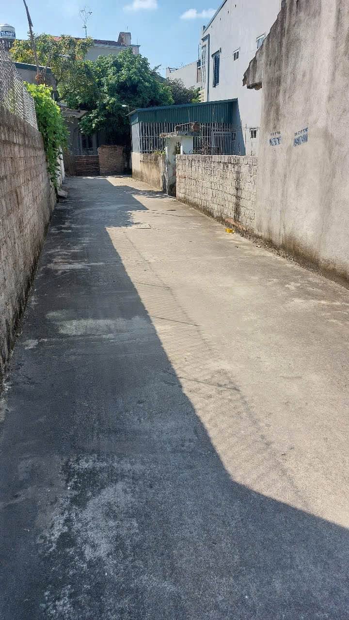 Đất thổ cư 2 mặt tiền tại phường Quảng Hưng 98.5m² giá 1.05 tỷ - Đường thông ô tô vào tận sân!