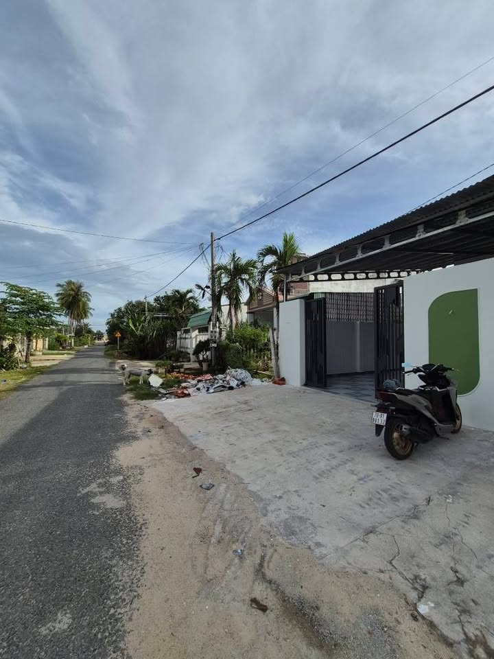 Nhà phố Long Hoa Tây Ninh 108m² giá 1.25 tỷ - Sẵn sàng vào ở ngay!