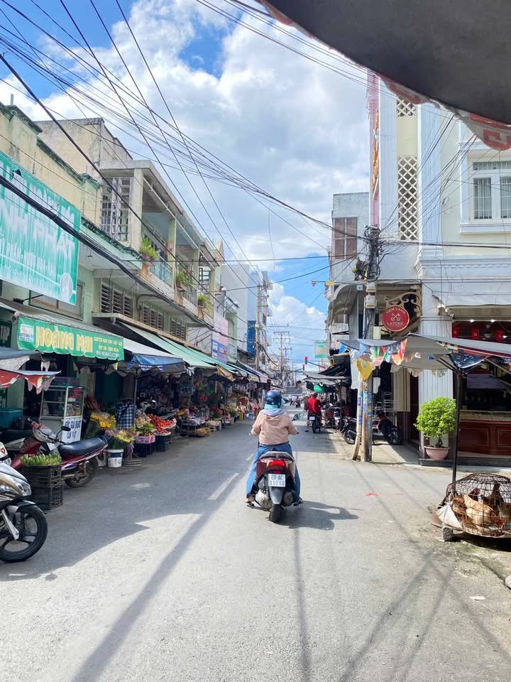 Nhà riêng Phú Lợi Định Quán 102m² giá 1.999 tỷ - Sổ hồng chính chủ, vào ở ngay!