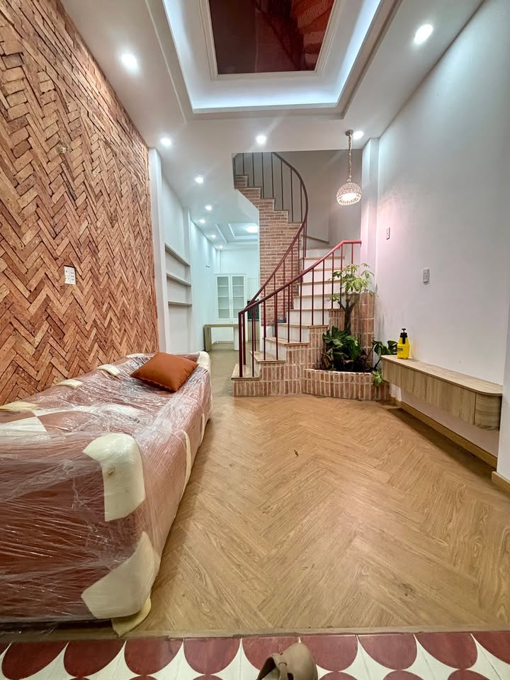 Nhà đẹp 4 tầng Khánh Hội Quận 4, 40m² chỉ 6 tỷ - Full nội thất sang trọng!