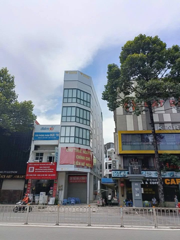 Bán tòa nhà FrontHouse 796 Trần Hưng Đạo, Q.5 - Góc 3 mặt tiền, HĐ thuê 150 triệu!