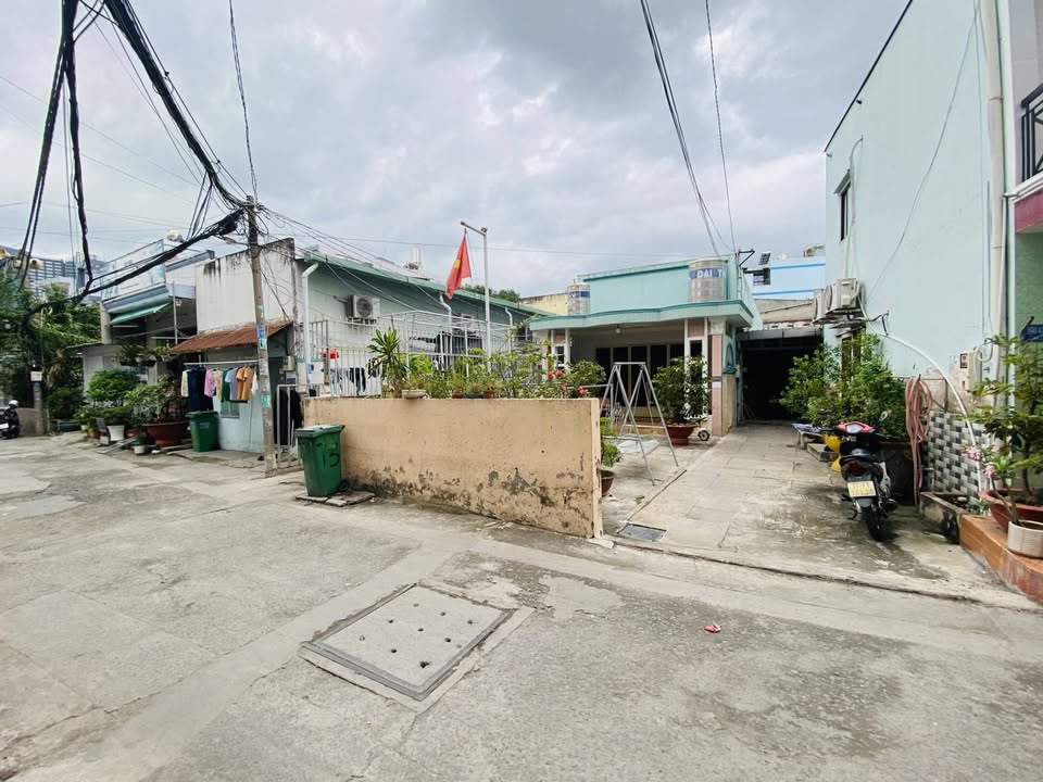 Nhà phố Nguyễn Văn Quỳ, Phú Thuận, Q7, 119m² giá 5 tỷ - Sổ hồng riêng, pháp lý chuẩn!