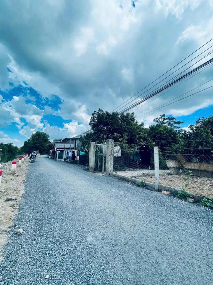 Đất nền mặt tiền Sông Cái Răng 352m² giá 2.2 tỷ - Cơ hội đầu tư tuyệt vời!